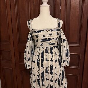 Chic Off-Shoulder Blye and White Dress